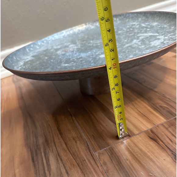 Metal Cake Plate - Picture 2 of 4